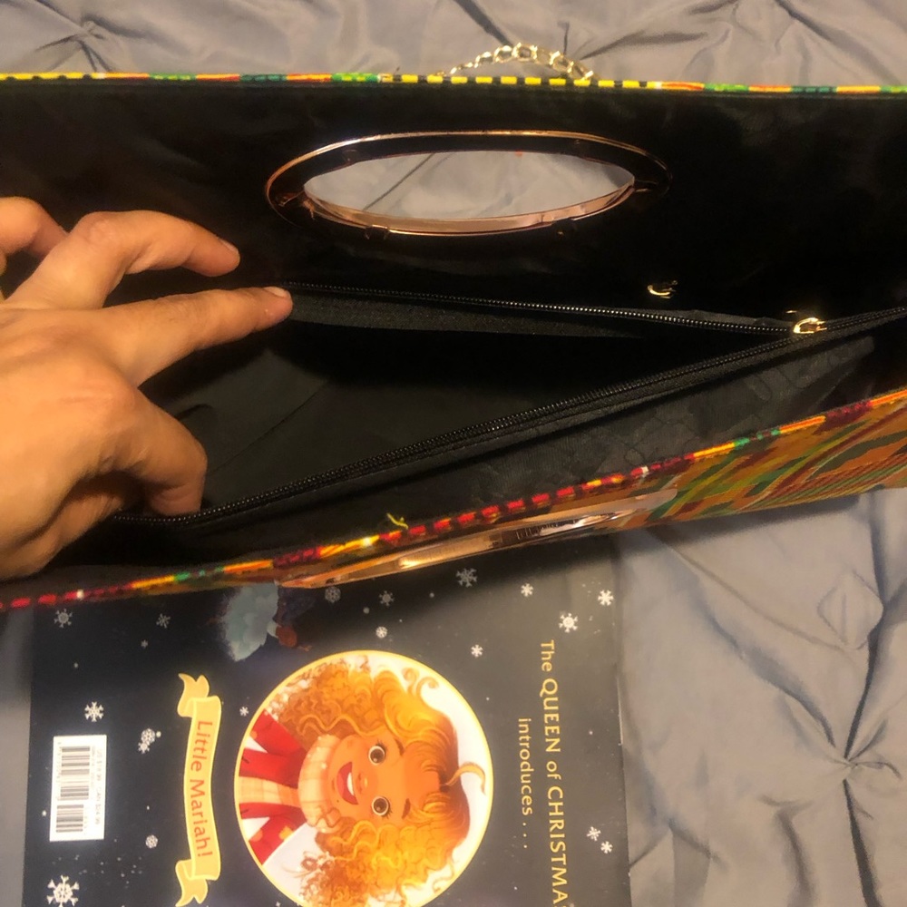 African Print Purse (XXL size)

Item 22
